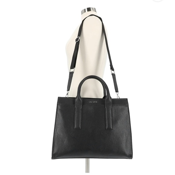 Elie Tahari Handbags - NWT Ellie Tahari satchel tote bag